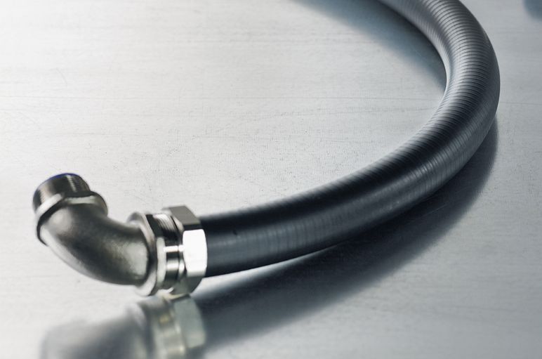 Metalowa osłona na kable LTS ze stali ocynkowanej w osłonie PVC