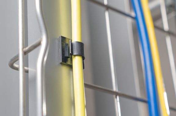 klips z magnesem