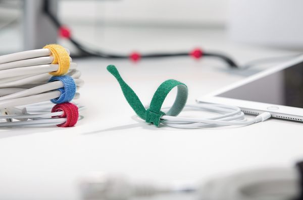Opaska wielokrotnego użytku wykonana z miękkiego materiału może być ponownie użyta do 400 razy.