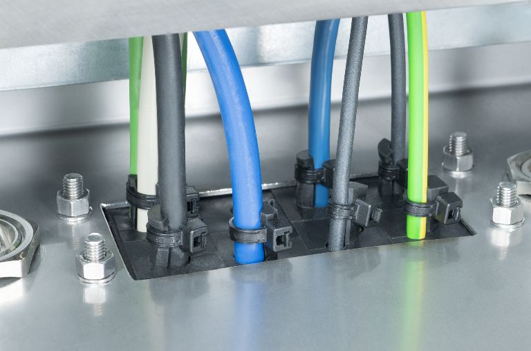System przepustów kablowych VarioPlate jest zgodny z klasą wodoszczelności IP65 i IP66