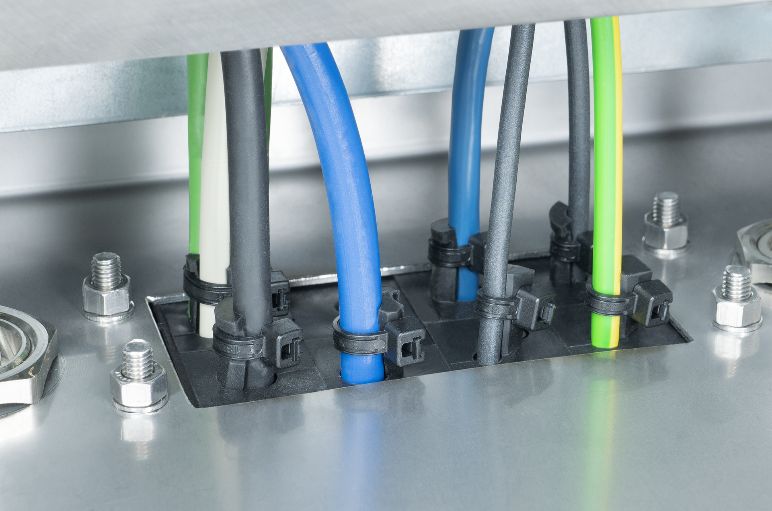 System przepustów kablowych VarioPlate jest zgodny z klasą wodoszczelności IP65 i IP66