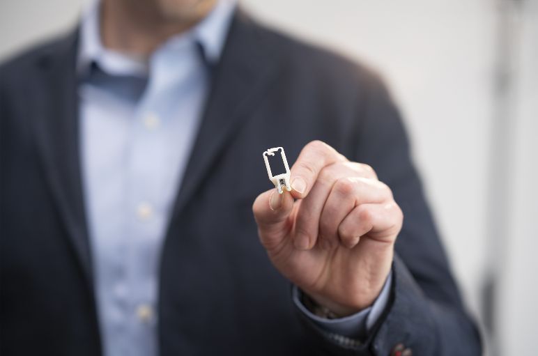 EdgeClip EC1-3C15 zaprojektowany specjalnie do urządzeń kuchennych