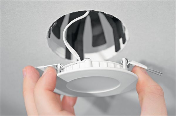 Kołpak dystansowy do lamp halogenowych SpotClip-IV-Slim